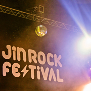 夕暮れのジンロックステージ