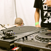 ターンテーブル